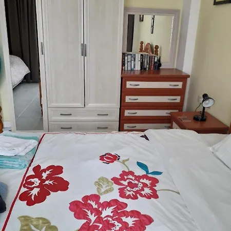 Large Airy Room With Extra Guest Bed Altinkum Didim Turkey Super Location بيت ضيافة *